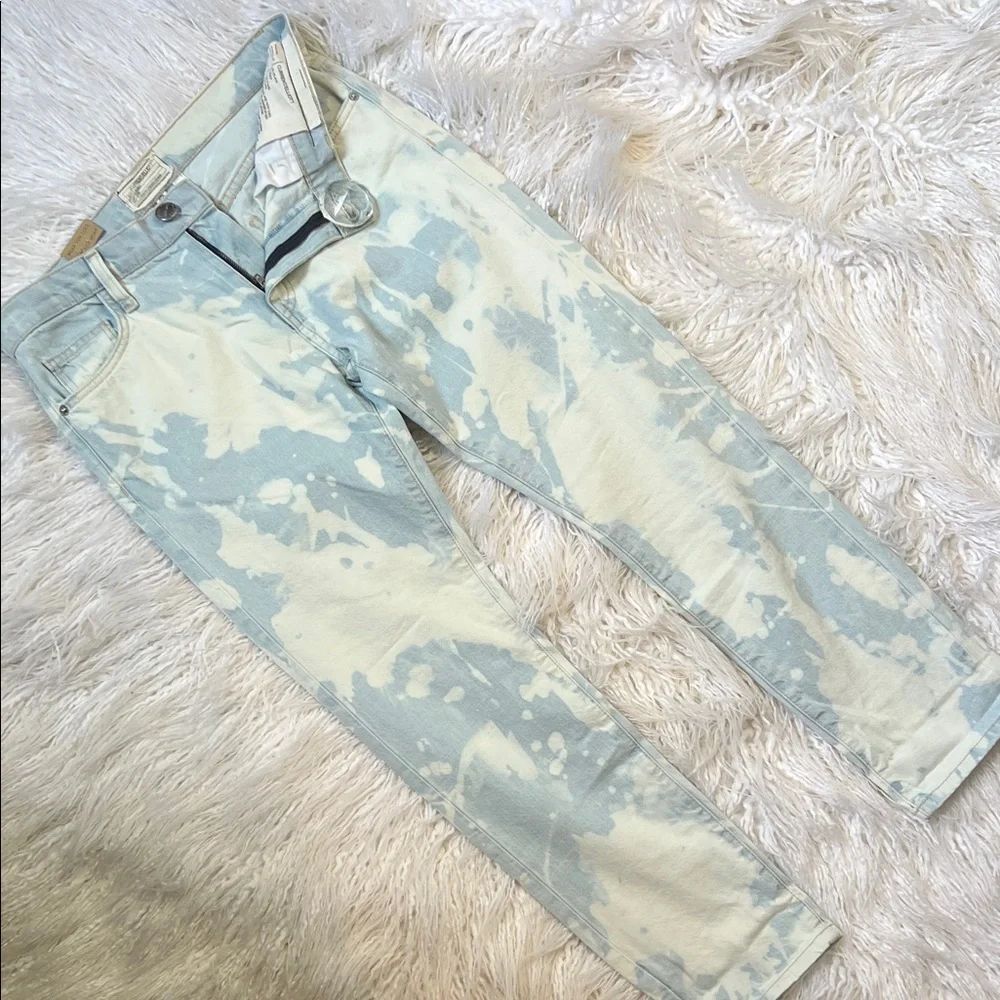 * Current/Elliott Light Blue and Cream Straight Leg Jeans sweet cow dye